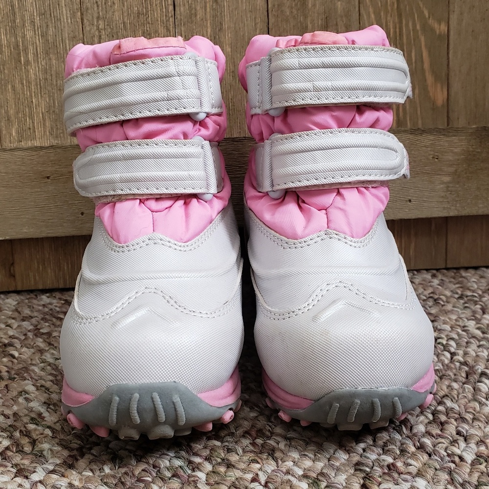 Snow boots